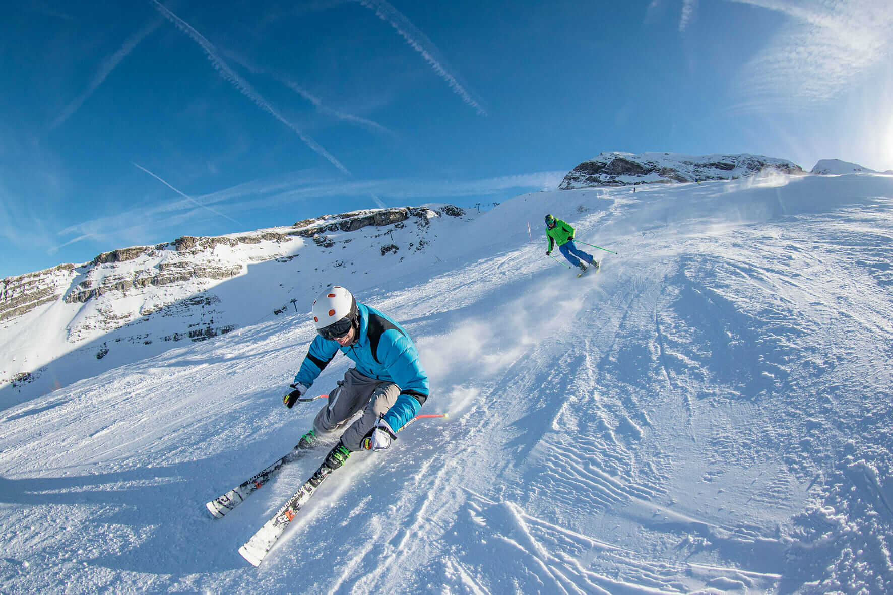 La pratique du ski présente le  risque                       d'atteinte des ligaments croisé antérieur et interne