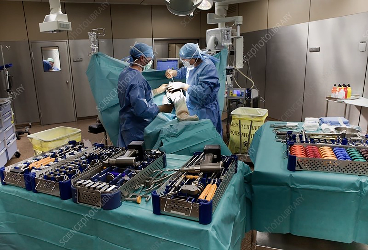 Bloc opératoire et instrumentation pour la pose de prothèse du genou