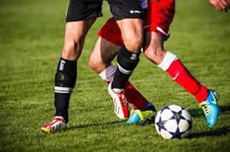 Le foot est un sport à haut risque pour le ligament croisé antérieur.